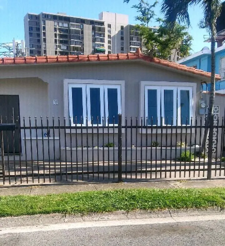 Red Door Apartment San Juan