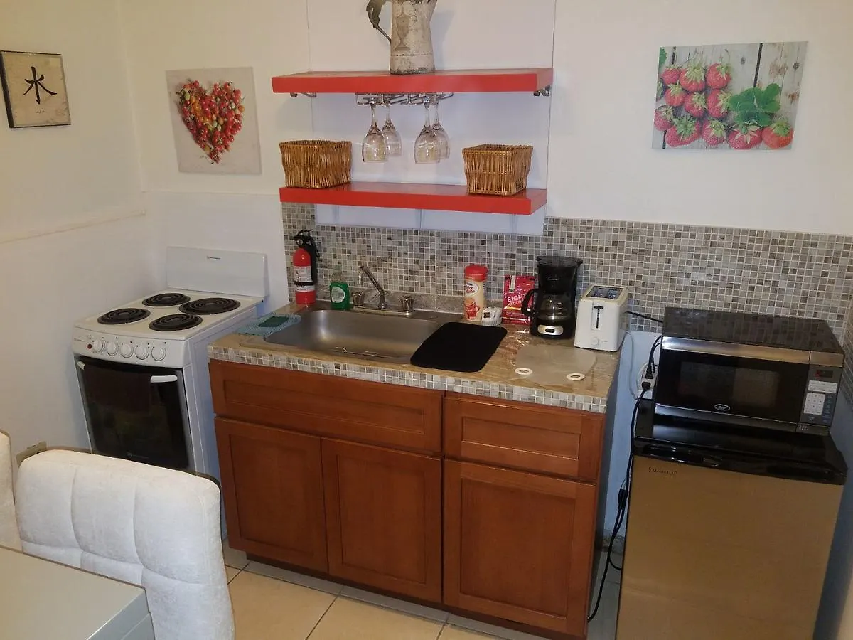 Red Door Apartment San Juan