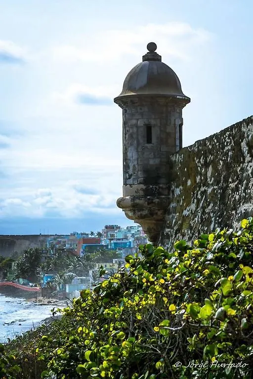 Red Door Apartment San Juan